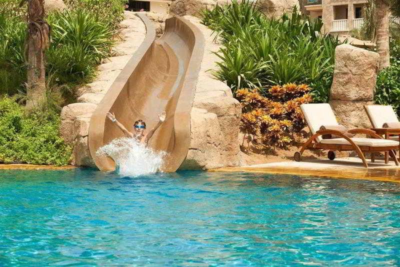 Sofitel Dubai Palm Apartments Bagian luar foto A water slide