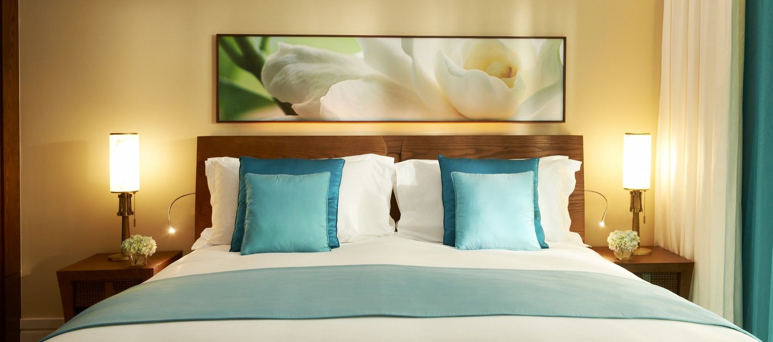 Sofitel Dubai Palm Apartments Bagian luar foto A bedroom at the hotel