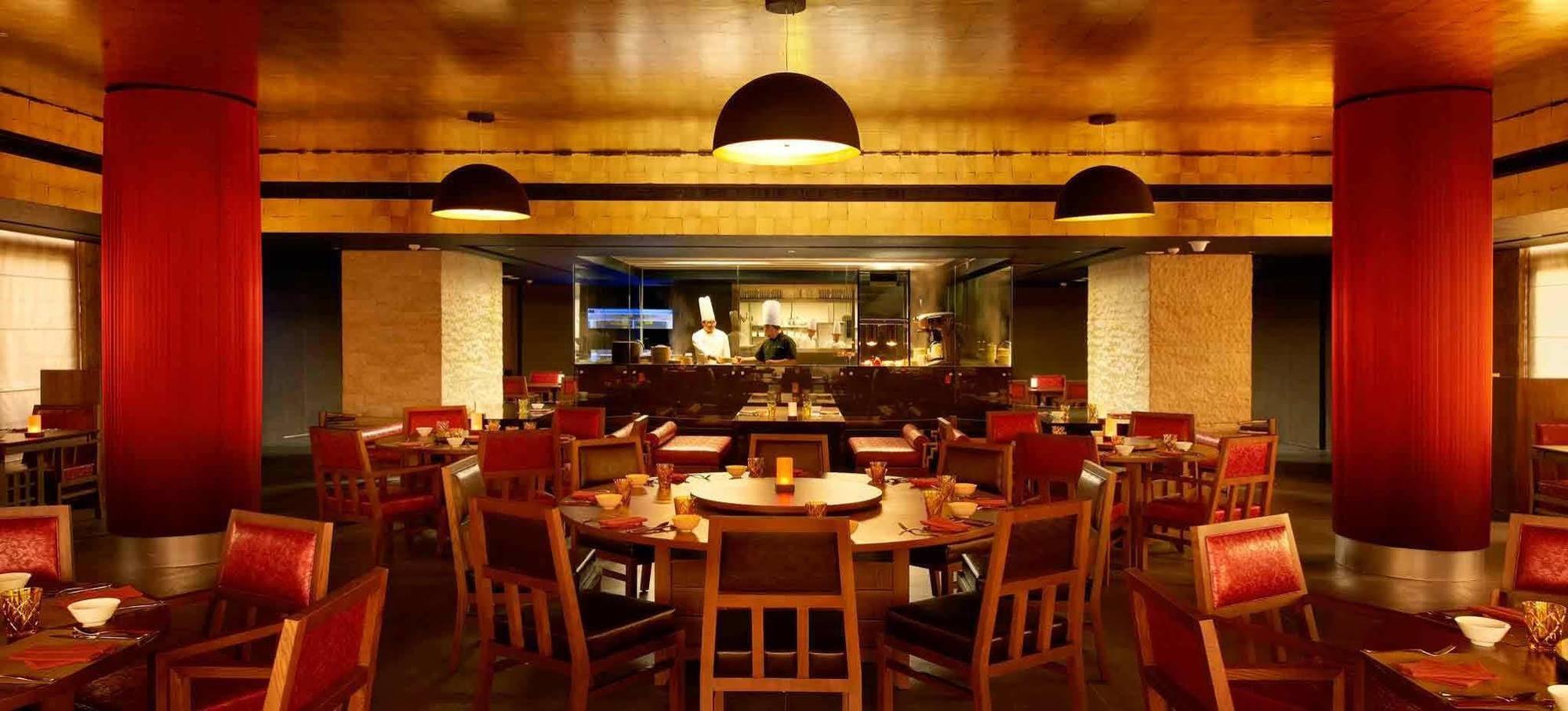 Sofitel Dubai Palm Apartments Bagian luar foto Interior of a restaurant in the hotel